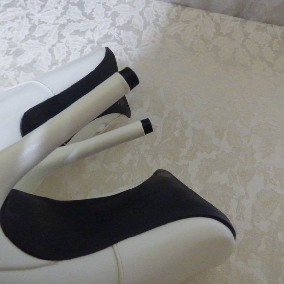 $129.00 Jessica Simpson Lyndy Slouch Boots, Off White, 9, M - Picture 6 of 12